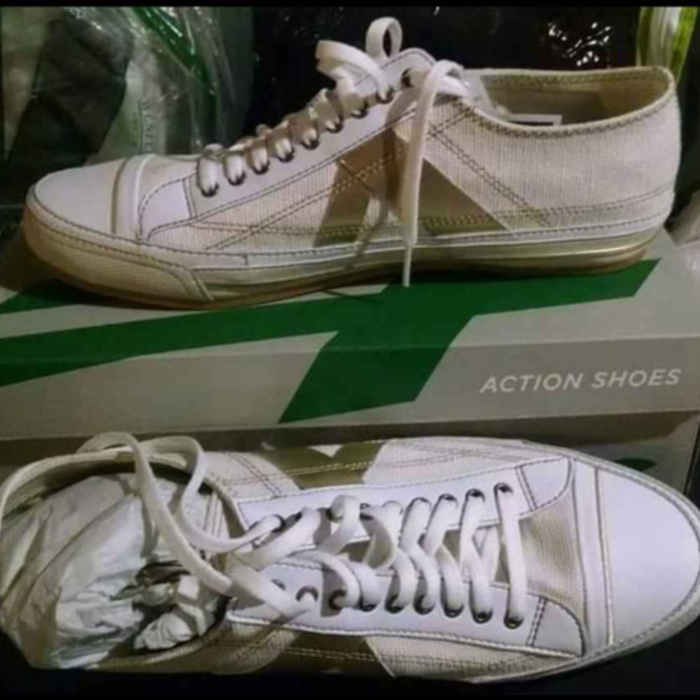 NEW! Canvas White/Gold PF Flyers - 11